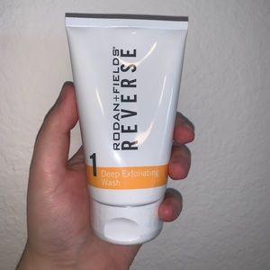 Rodan and fields REVERSE deep exfoliating wash